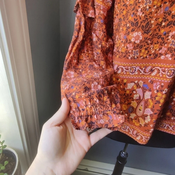 American Eagle Bohemian Floral Paisley Long Sleeve - Picture 4 of 6